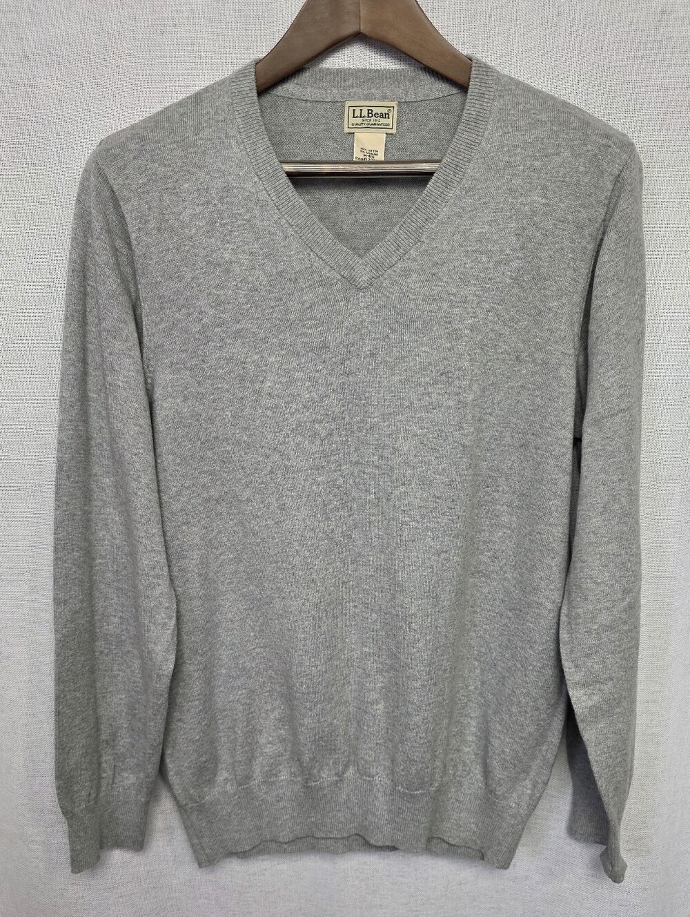 Vintage L.L. Bean Men's Gray Cotton Cashmere V-Neck Sweater Medium